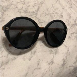 AUTHENTIC Gucci sunglasses.